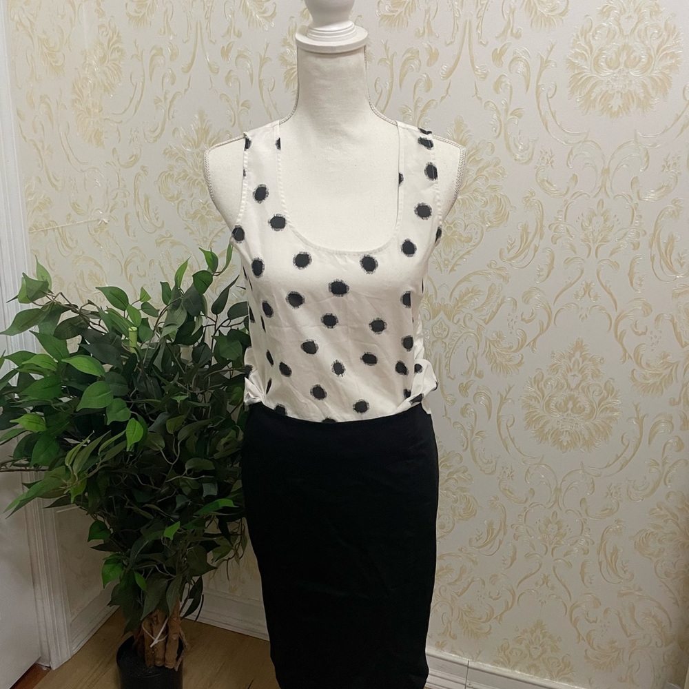 Loft GUC dotted tank top in size XS
